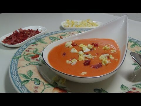 Ingredientes Esenciales para un Salmorejo Extreme&ntilde;o Perfecto