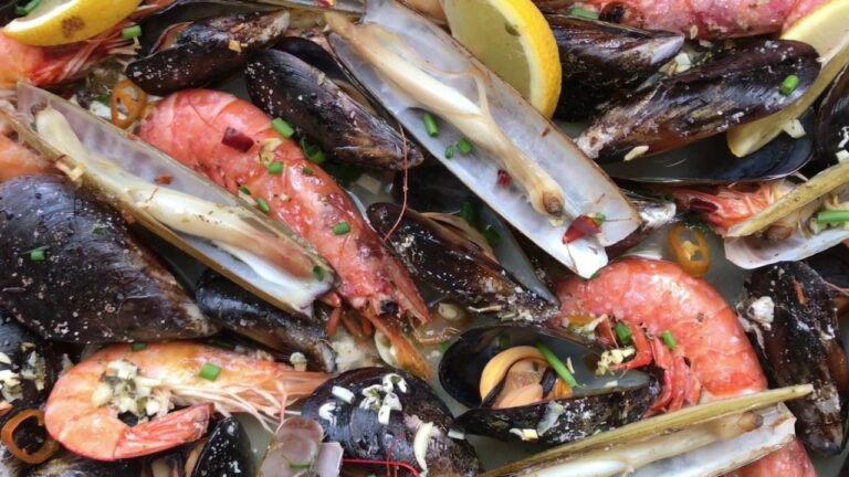Delicias del Mar: Recetas Caseras de Mariscada Gallega