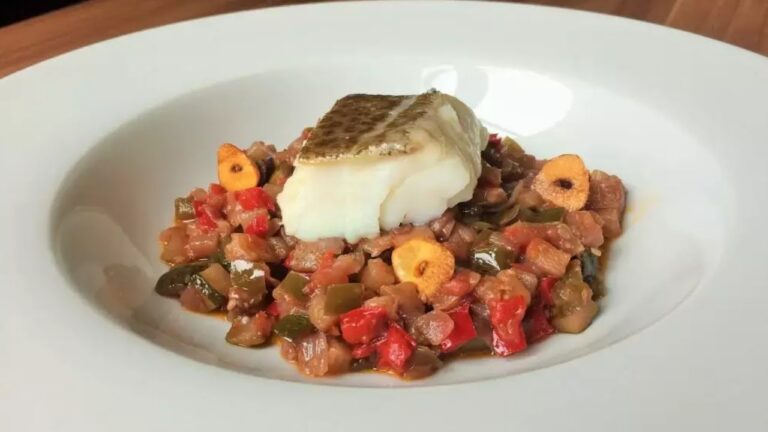 Pisto Manchego con un Toque de Bacalao